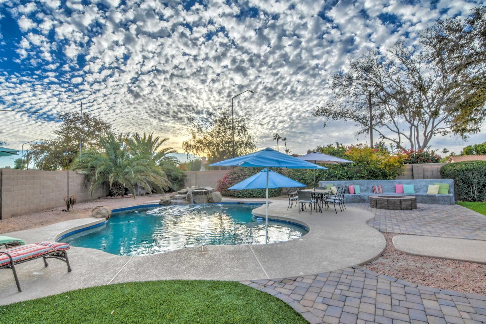 Route 66 Oasis In Downtown Gilbert With Heated Pool & Mini Golf Villa Exterior photo