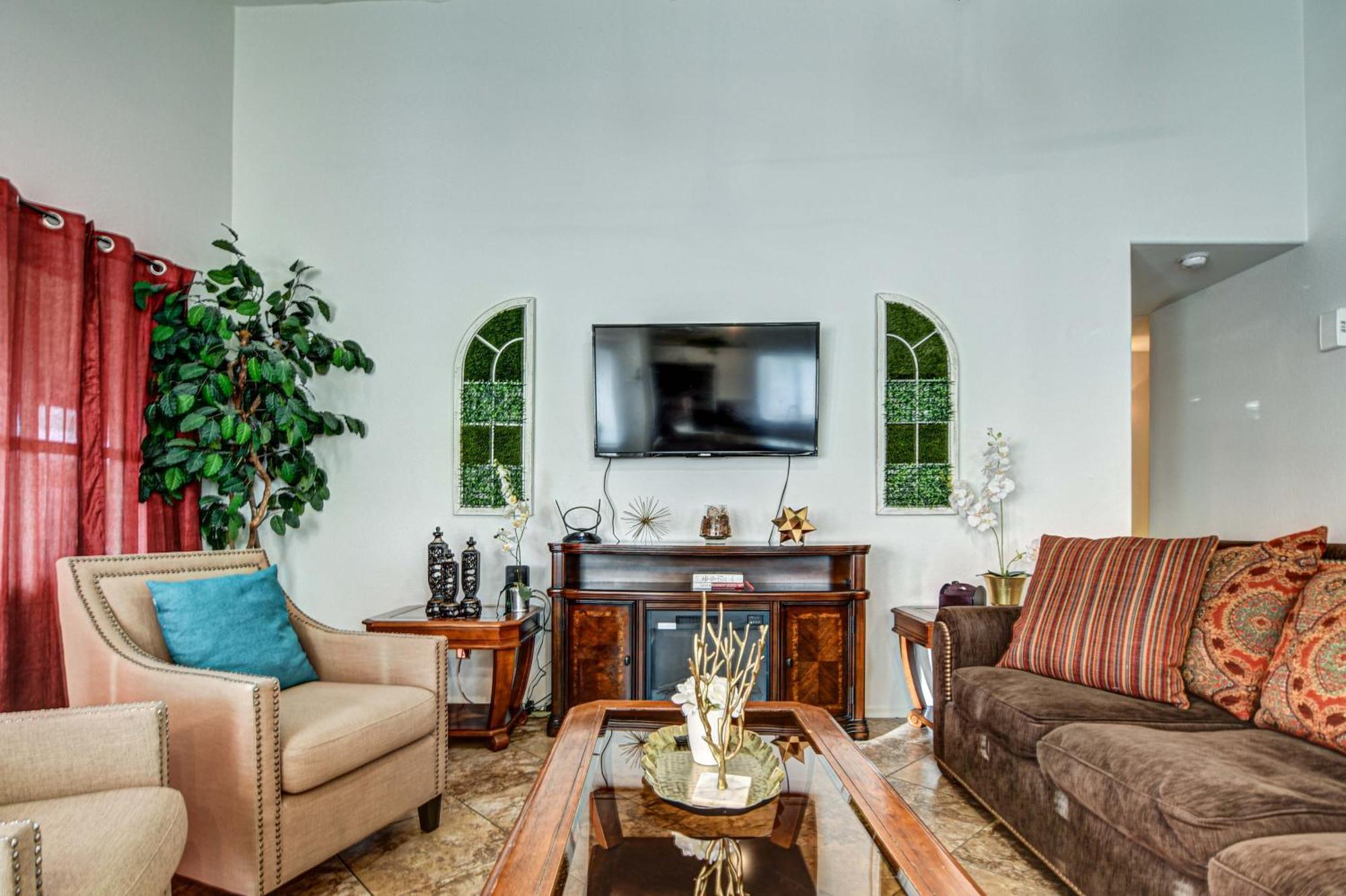 Route 66 Oasis In Downtown Gilbert With Heated Pool & Mini Golf Villa Exterior photo