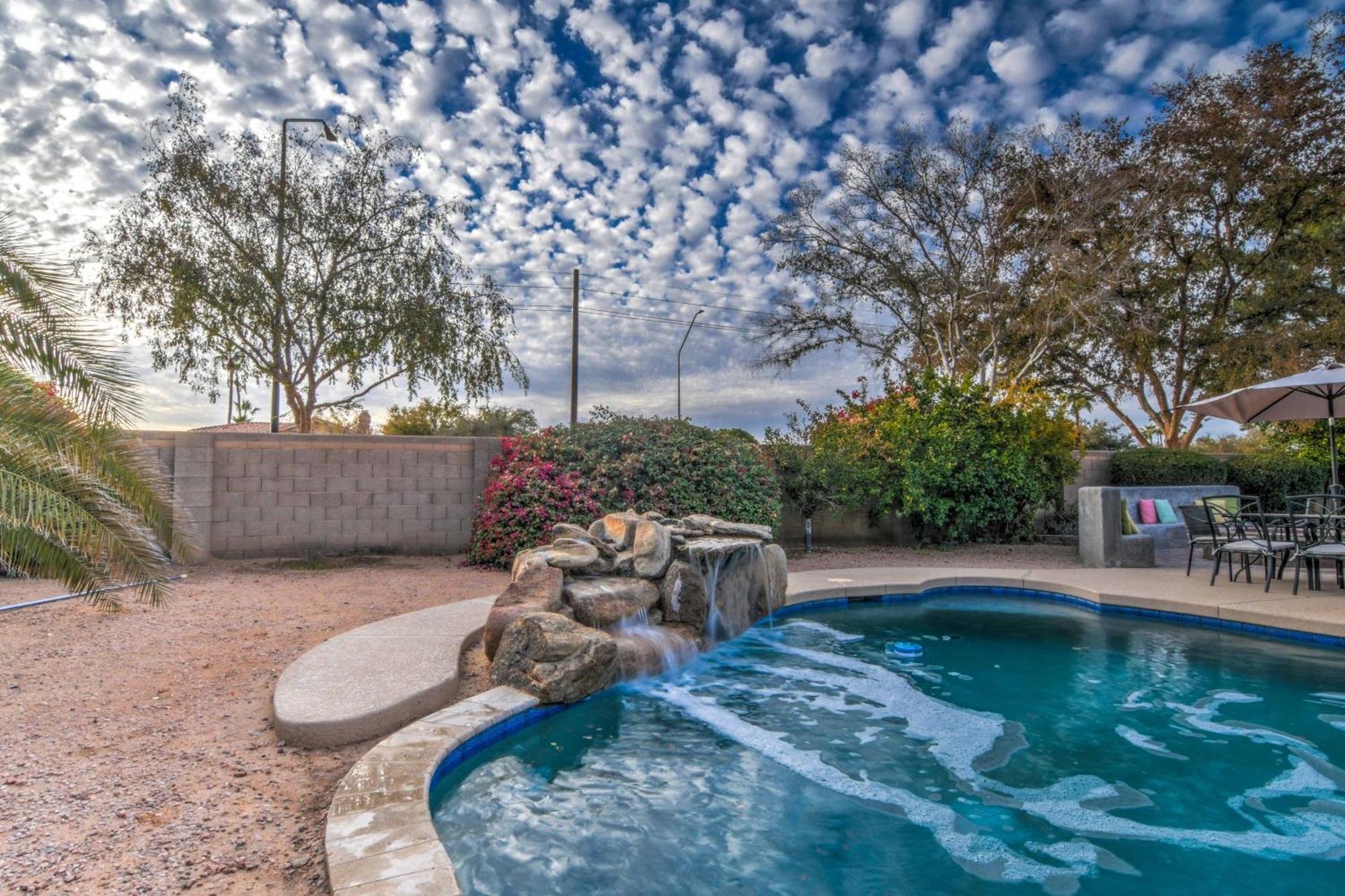 Route 66 Oasis In Downtown Gilbert With Heated Pool & Mini Golf Villa Exterior photo