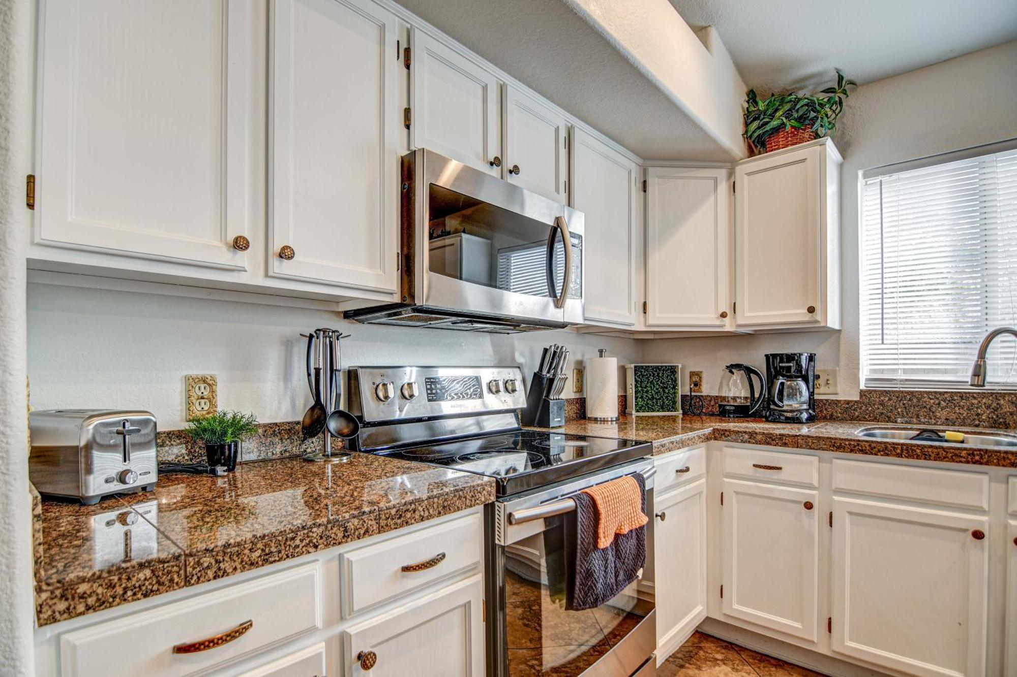 Route 66 Oasis In Downtown Gilbert With Heated Pool & Mini Golf Villa Exterior photo