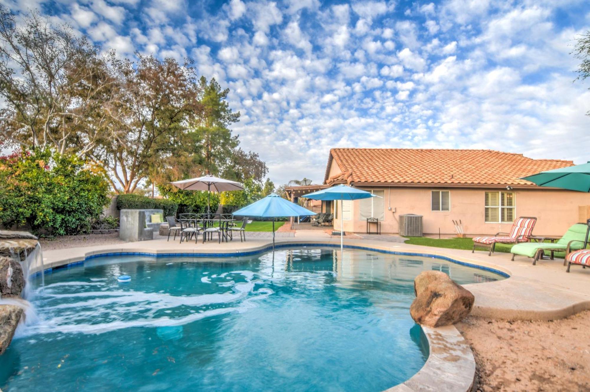 Route 66 Oasis In Downtown Gilbert With Heated Pool & Mini Golf Villa Exterior photo