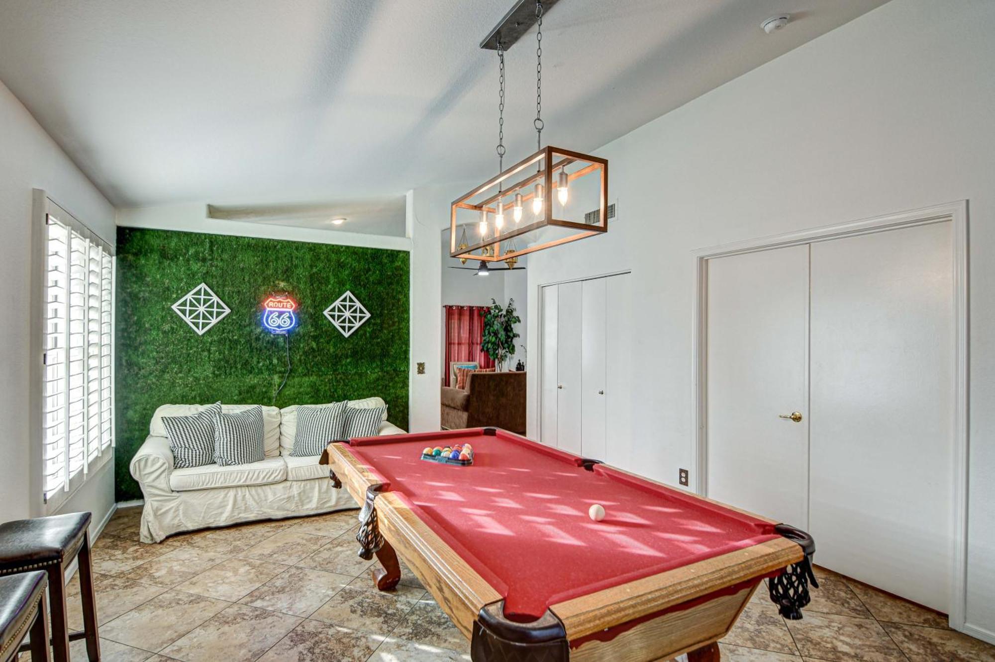 Route 66 Oasis In Downtown Gilbert With Heated Pool & Mini Golf Villa Exterior photo