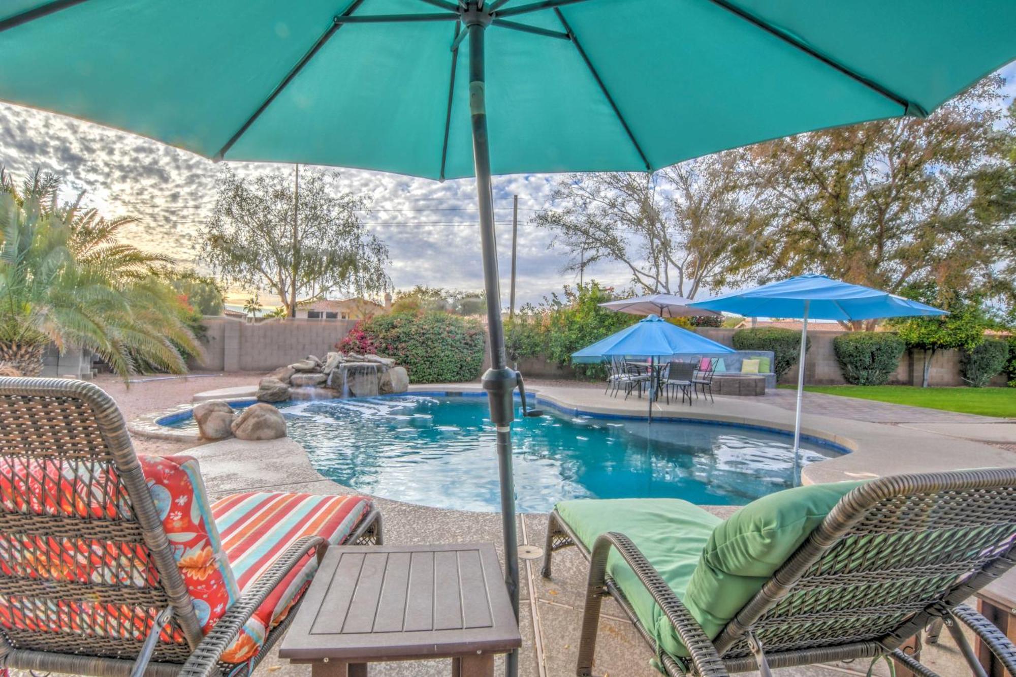 Route 66 Oasis In Downtown Gilbert With Heated Pool & Mini Golf Villa Exterior photo